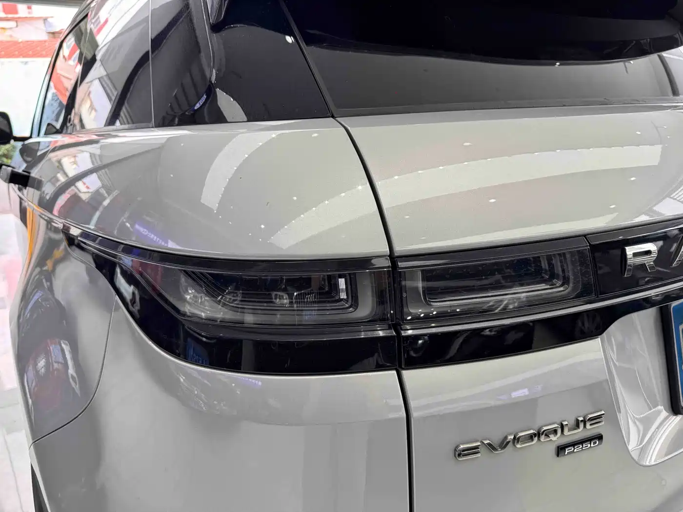 Land Rover Range Rover Evoque 2021 Range Rover Evoque L 249PS R-Dynamic SE Luxury Edition фото 27