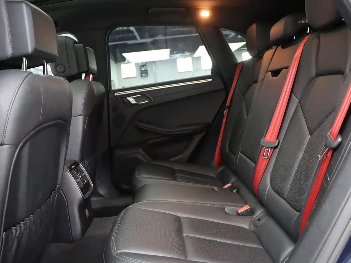 Porsche Macan 2018 Macan 2.0T фото 26