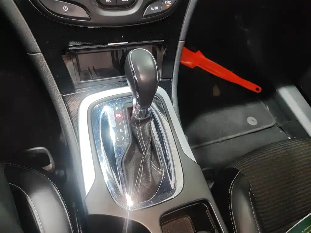 Buick Regal 2015 1.6T Leading Tech Edition фото 10
