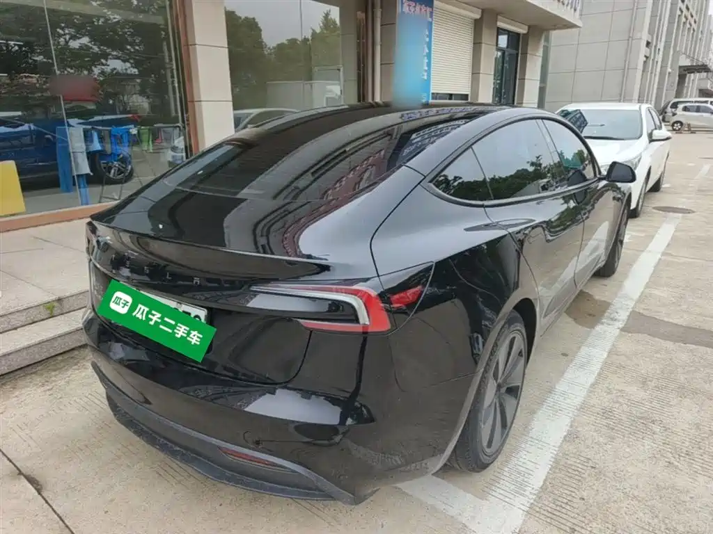 Фото 7 - Tesla Model 3