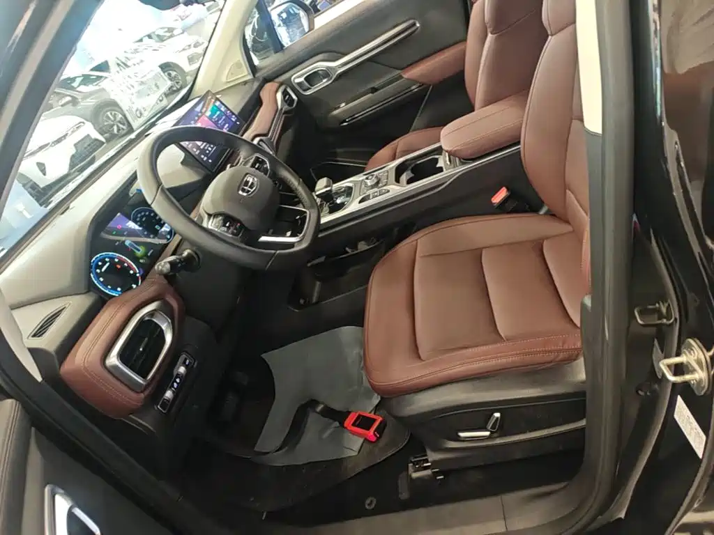 Geely Okavango 2022 2022 1.8TD DCT Luxury 7-Seater