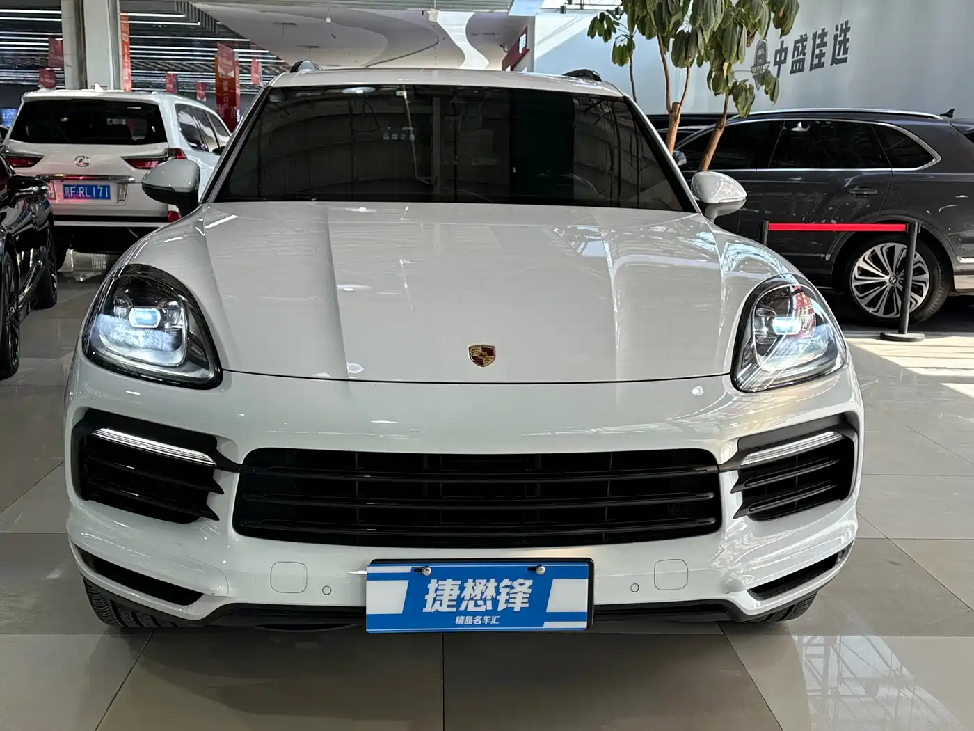 Porsche Cayenne 2019 Cayenne 3.0T фото 2