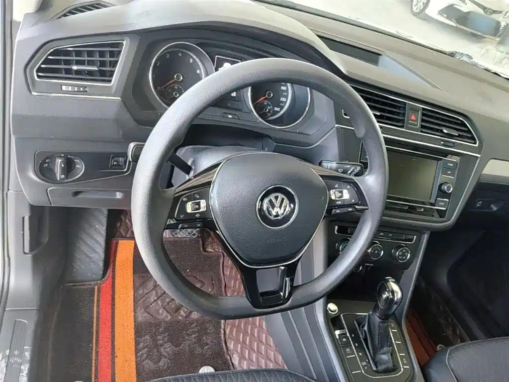 Volkswagen Tiguan L 2019 330TSI Auto 2WD Trend Edition China V фото 11