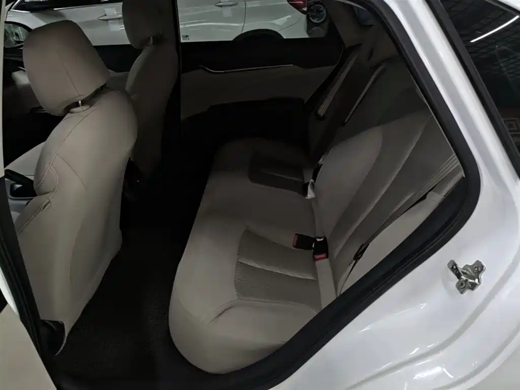 Buick Excelle 2015 18T Dual-Clutch Elite фото 17