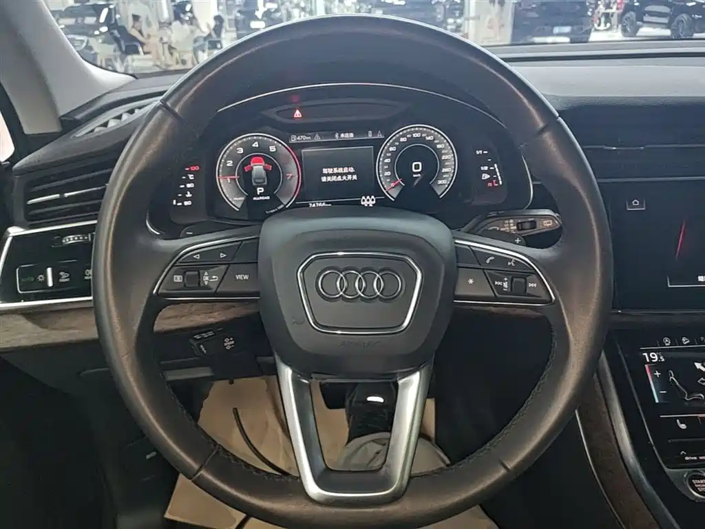 AUDI Q7