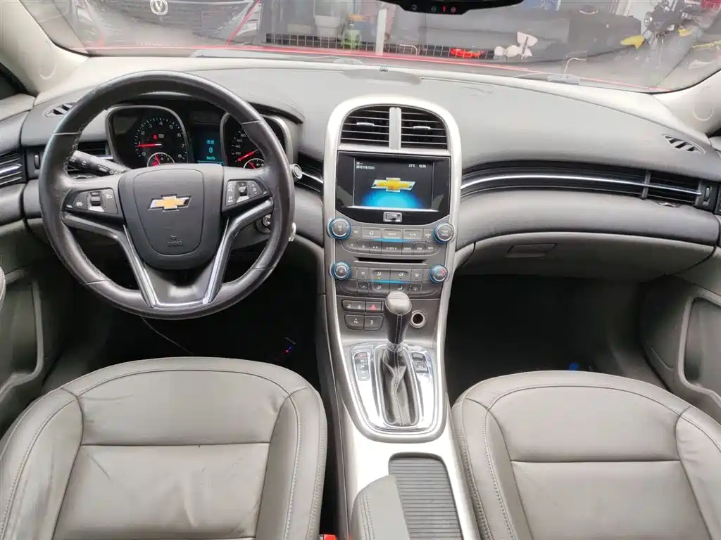 Chevrolet Malibu 2014 2.0L Automatic Luxury фото 10