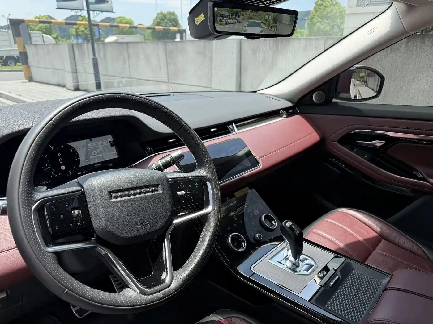 Land Rover Range Rover Evoque 2022 Range Rover Evoque L 249PS R-Dynamic HSE Luxury Edition фото 10