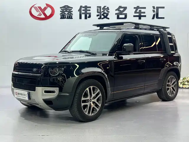 Land Rover Defender 2023 Model 110 3.0T P400 Dark Special Edition — фото 2