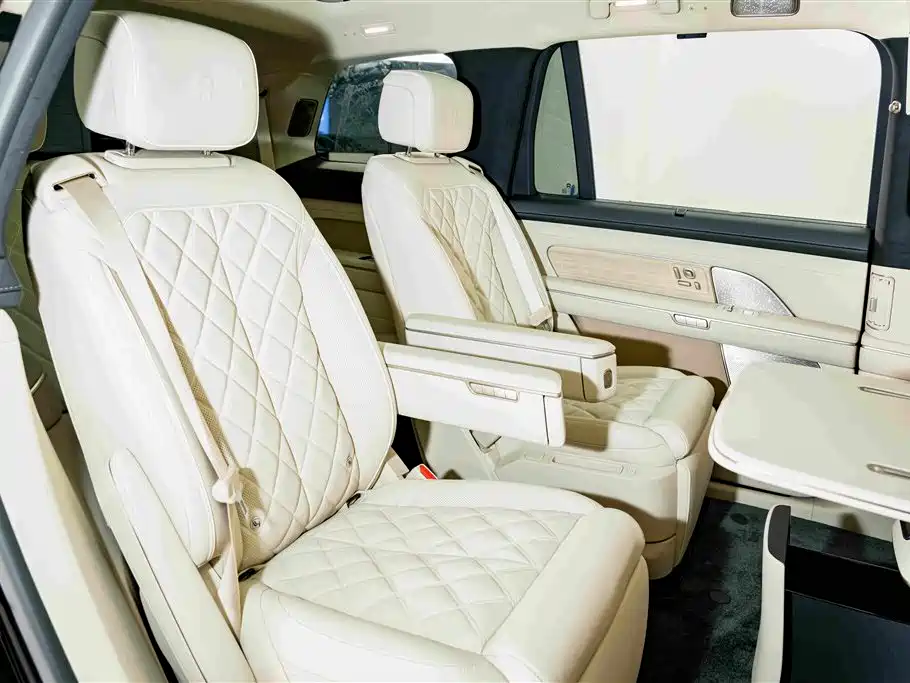 NIO ES8 2026 2025 Model 6-Seat Executive Luxury Edition