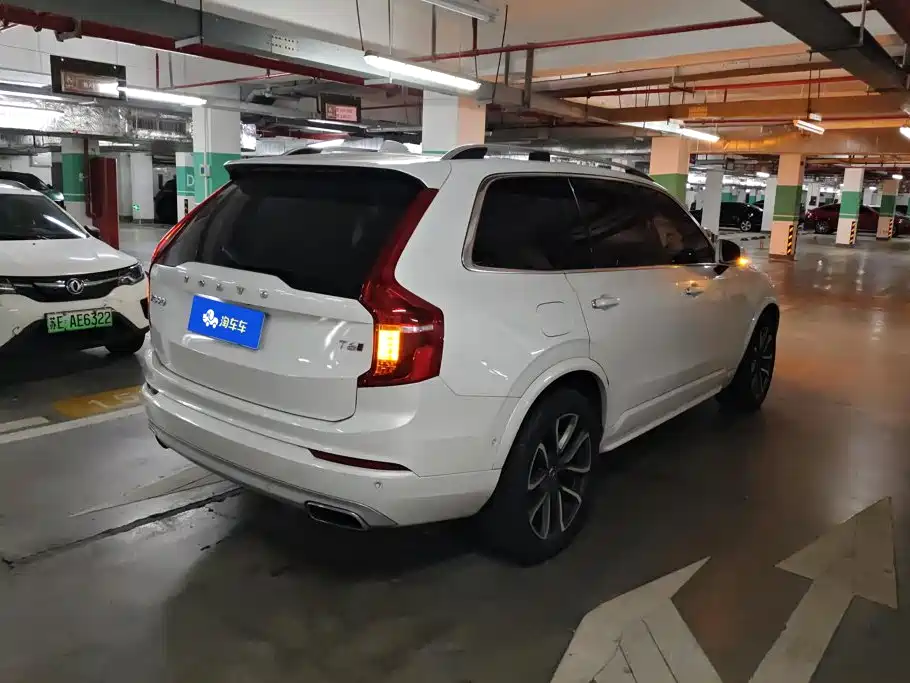 Фото 3 - Volvo XC90