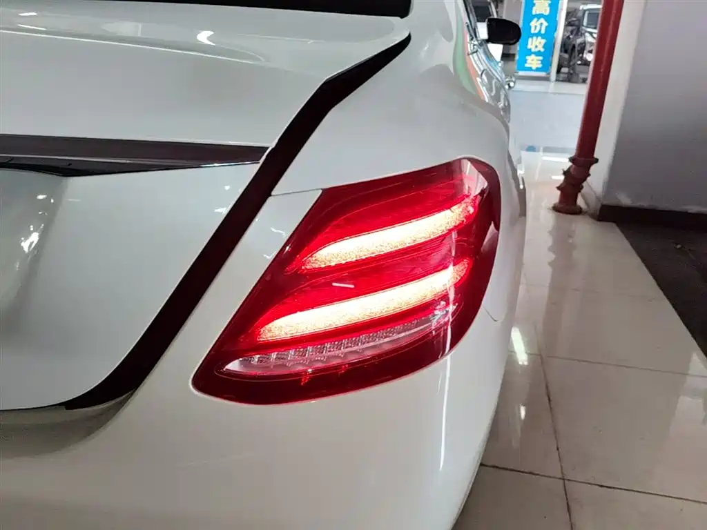 Mercedes-Benz E-Class 2017 E 300 L Sport Fashion фото 8