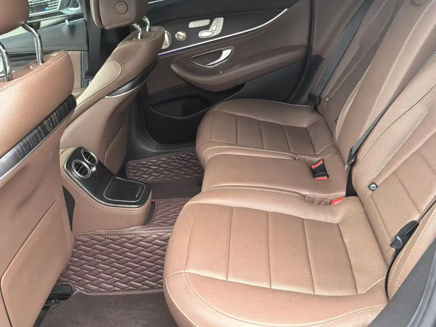 Mercedes-Benz E-Class 2023 Facelift E 300 L Luxury фото 6
