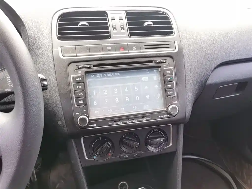 Volkswagen Polo 2014 1.6L Automatic Comfort Edition фото 13