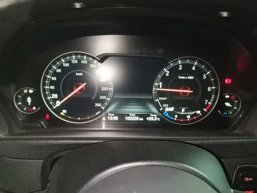 BMW 3 Series 2019 320i M Sport Black Night Edition фото 12