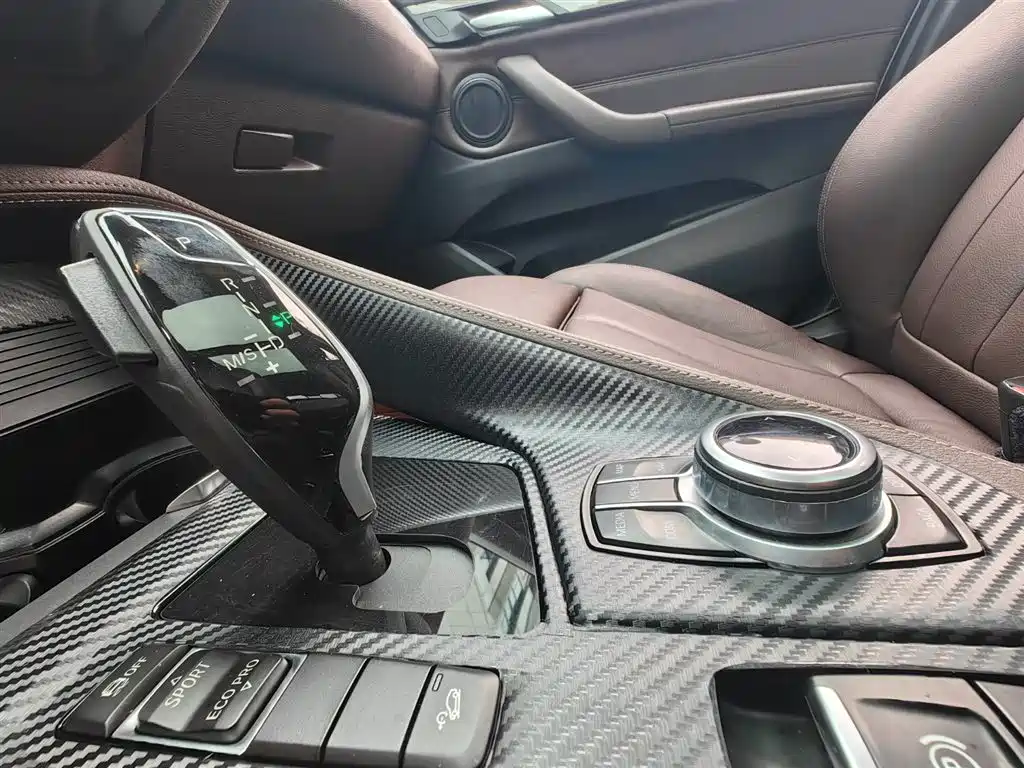 BMW X1 2018 xDrive20Li Premium Model фото 9