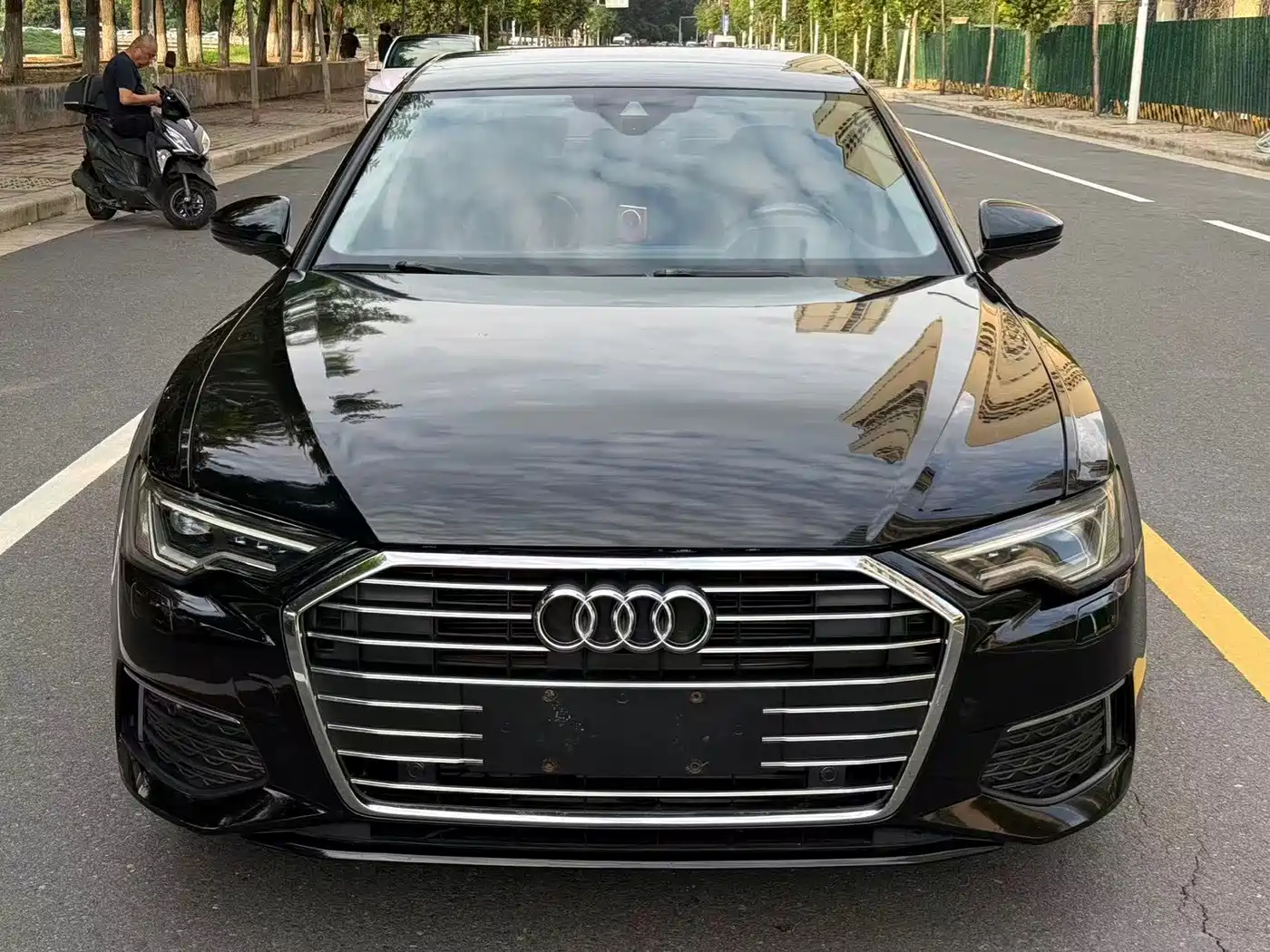 Фото 2 - Audi A6L