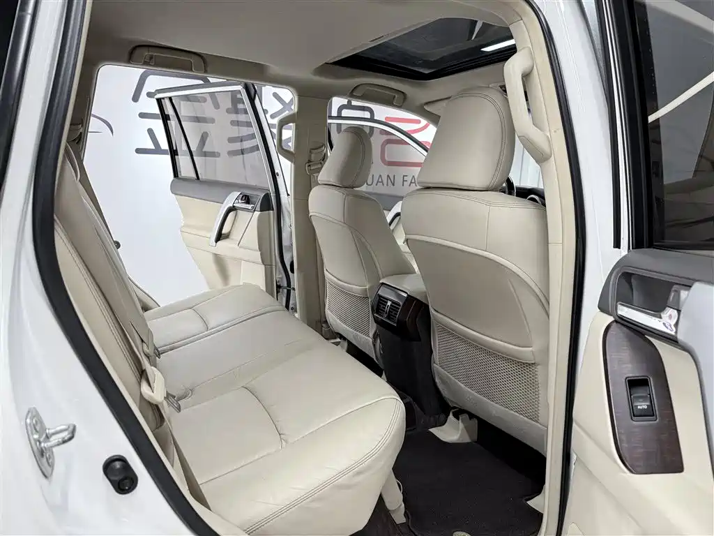 Toyota Prado 2014 4.0L Automatic TX-L фото 13