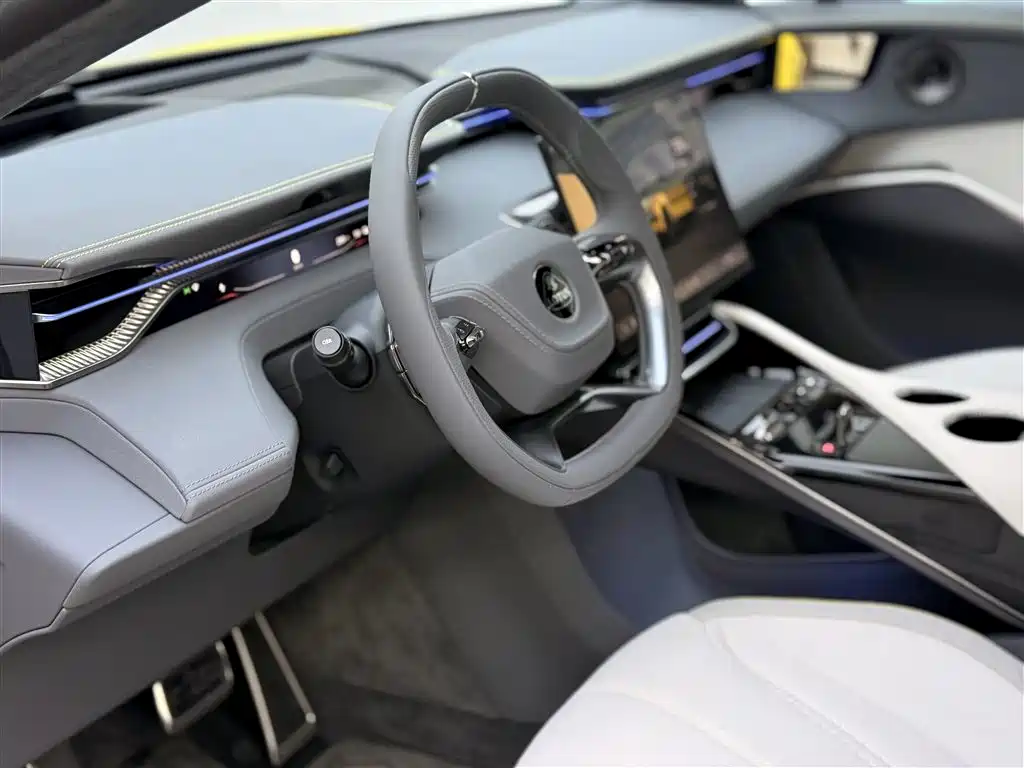 LOTUS SPORTS CAR ELETRE