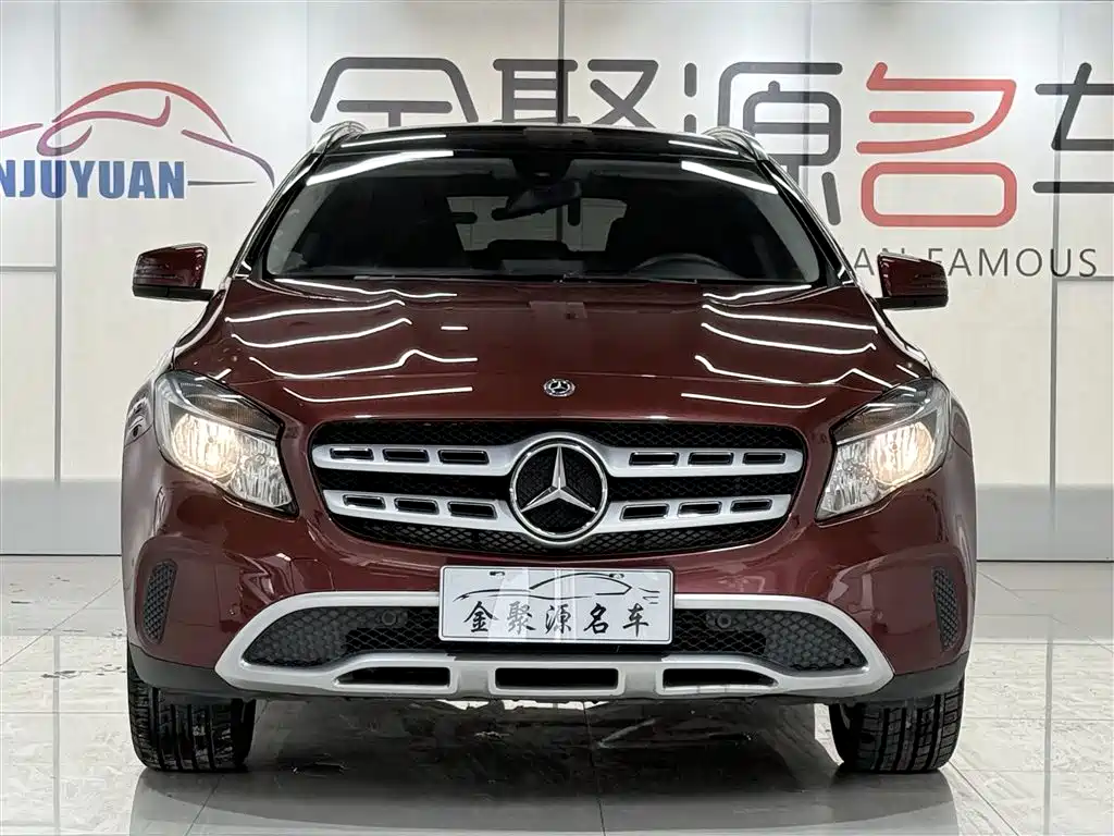 Mercedes-Benz GLA 2018 GLA 200 Dynamic фото 2