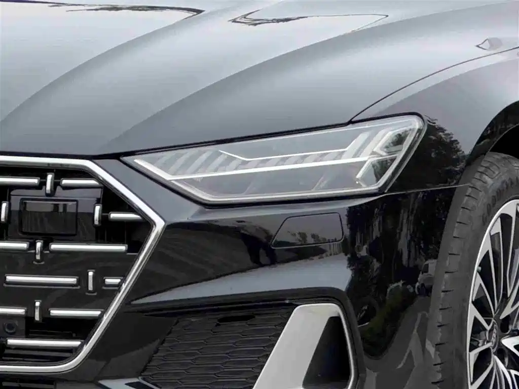 Audi A7L 2024 45 TFSI Luxury фото 3