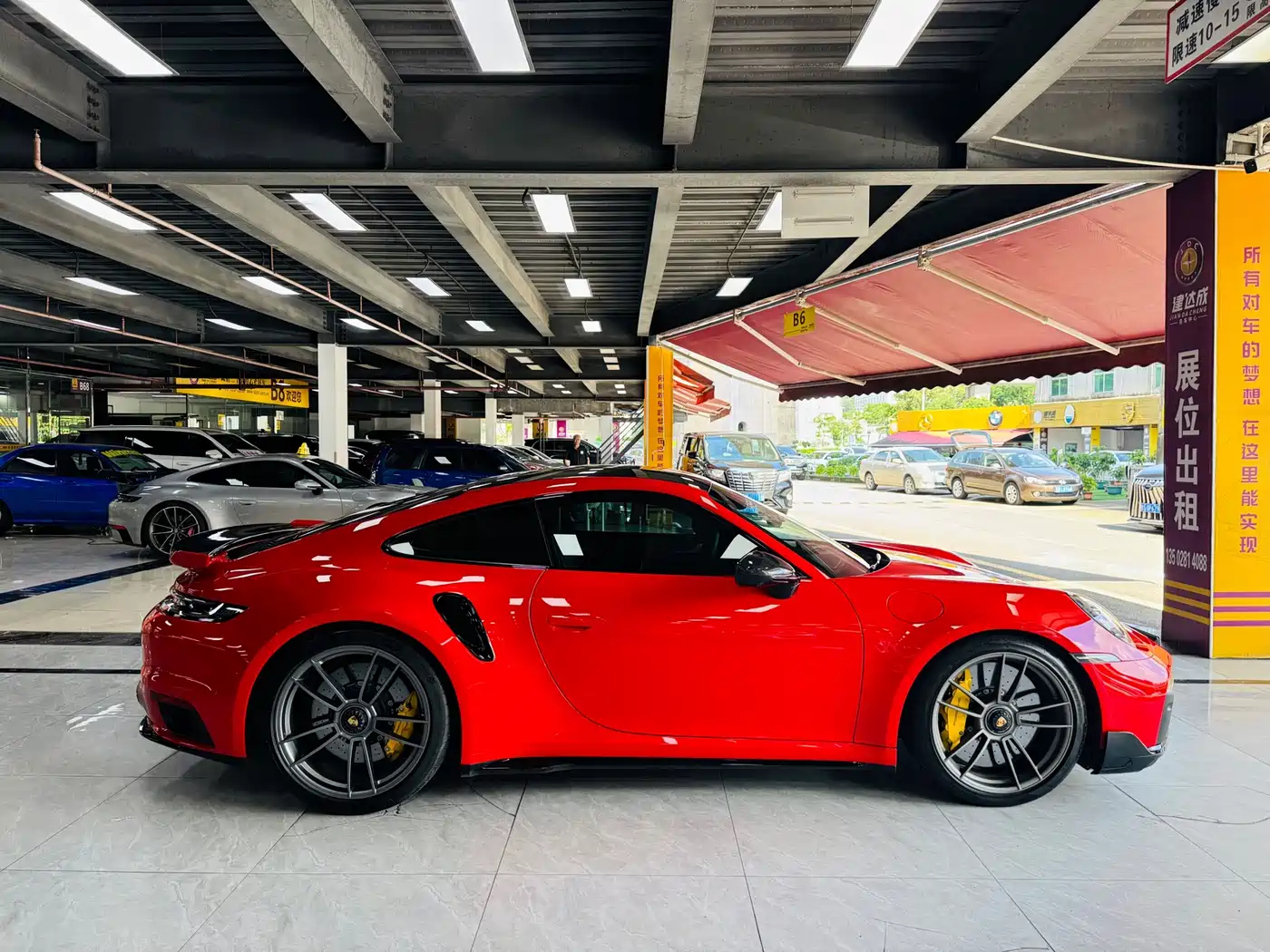 Porsche 911 2023 Turbo S 3.7T фото 17