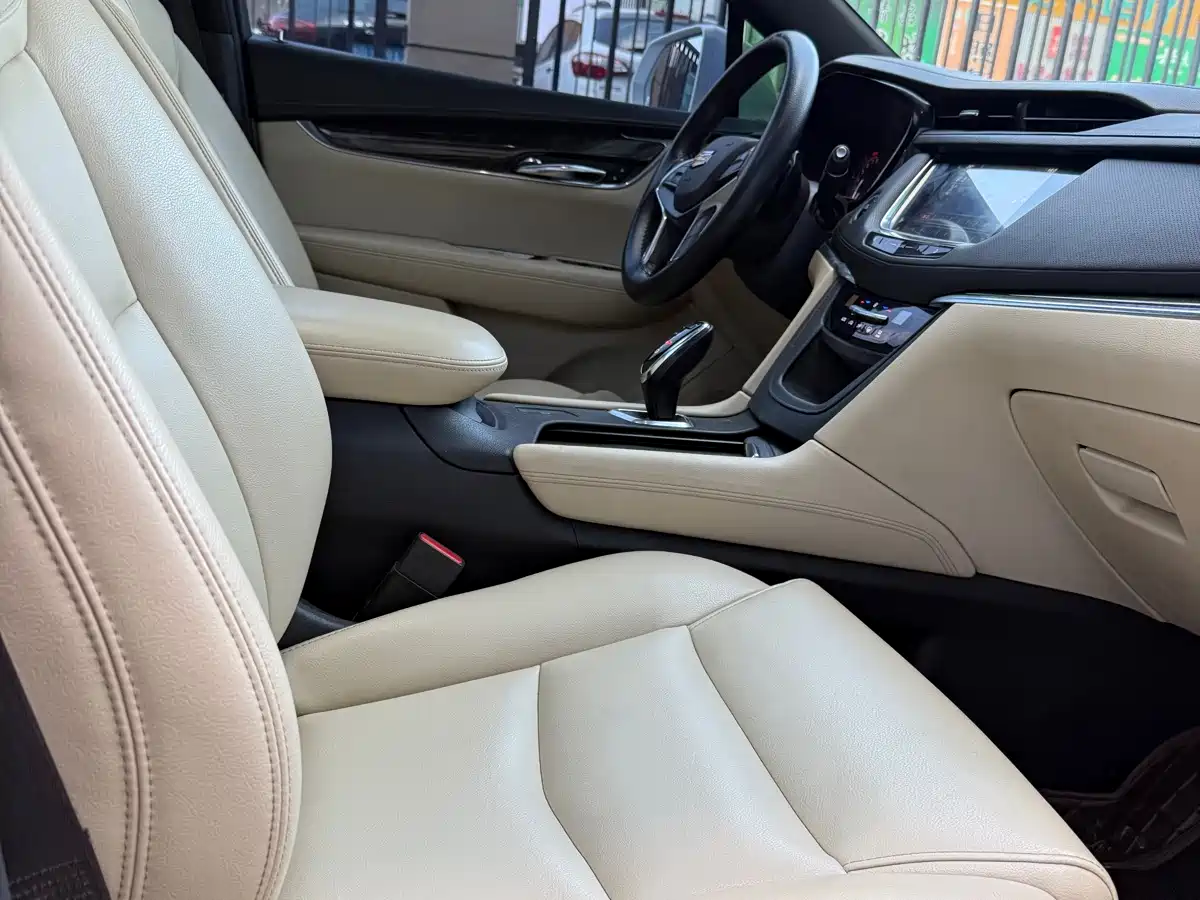 Cadillac XT5 2017 2016 25T Technology Model
