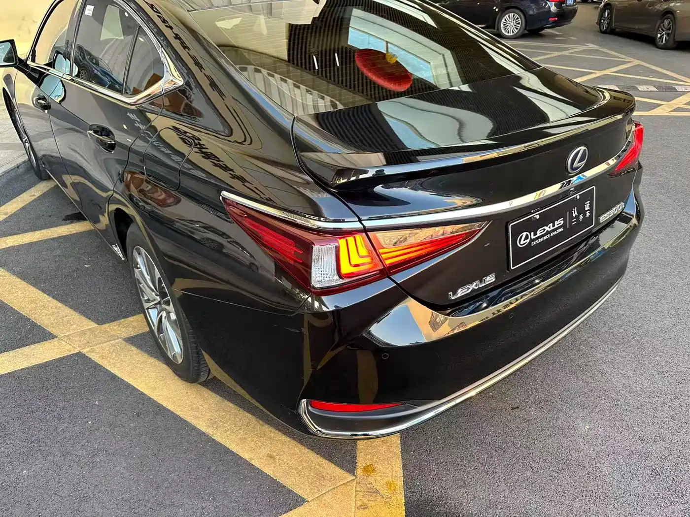 Lexus ES 2021 300h Excellence Edition фото 22
