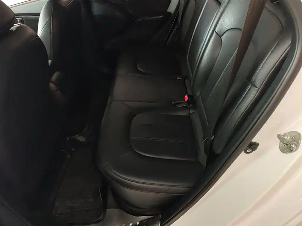 Hyundai Beijing Hyundai ix35 2015 2.0L Automatic 2WD Smart Type China IV фото 17