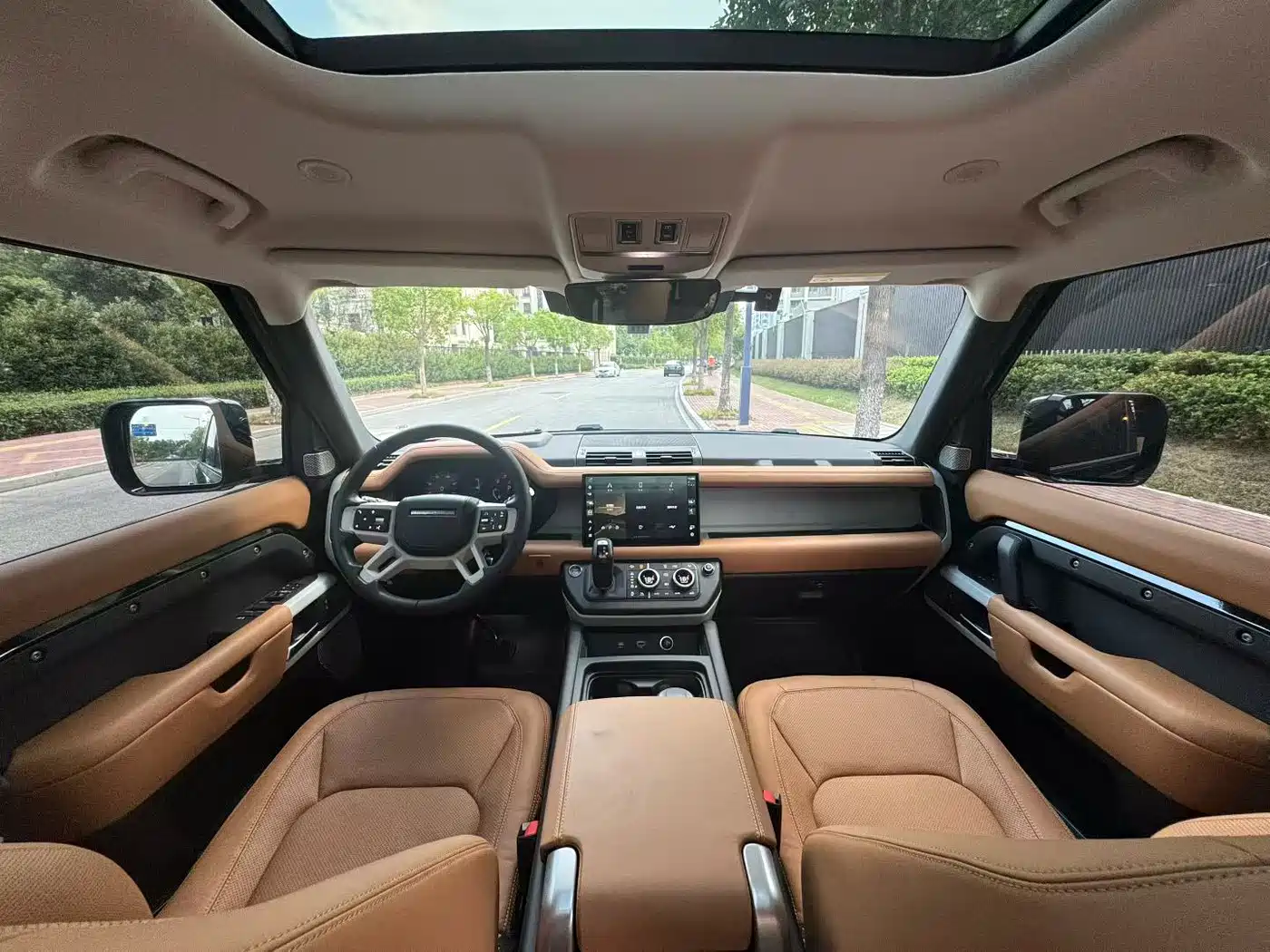 Land Rover Defender 2023 Model Year 130 3.0T P400 HSE фото 8