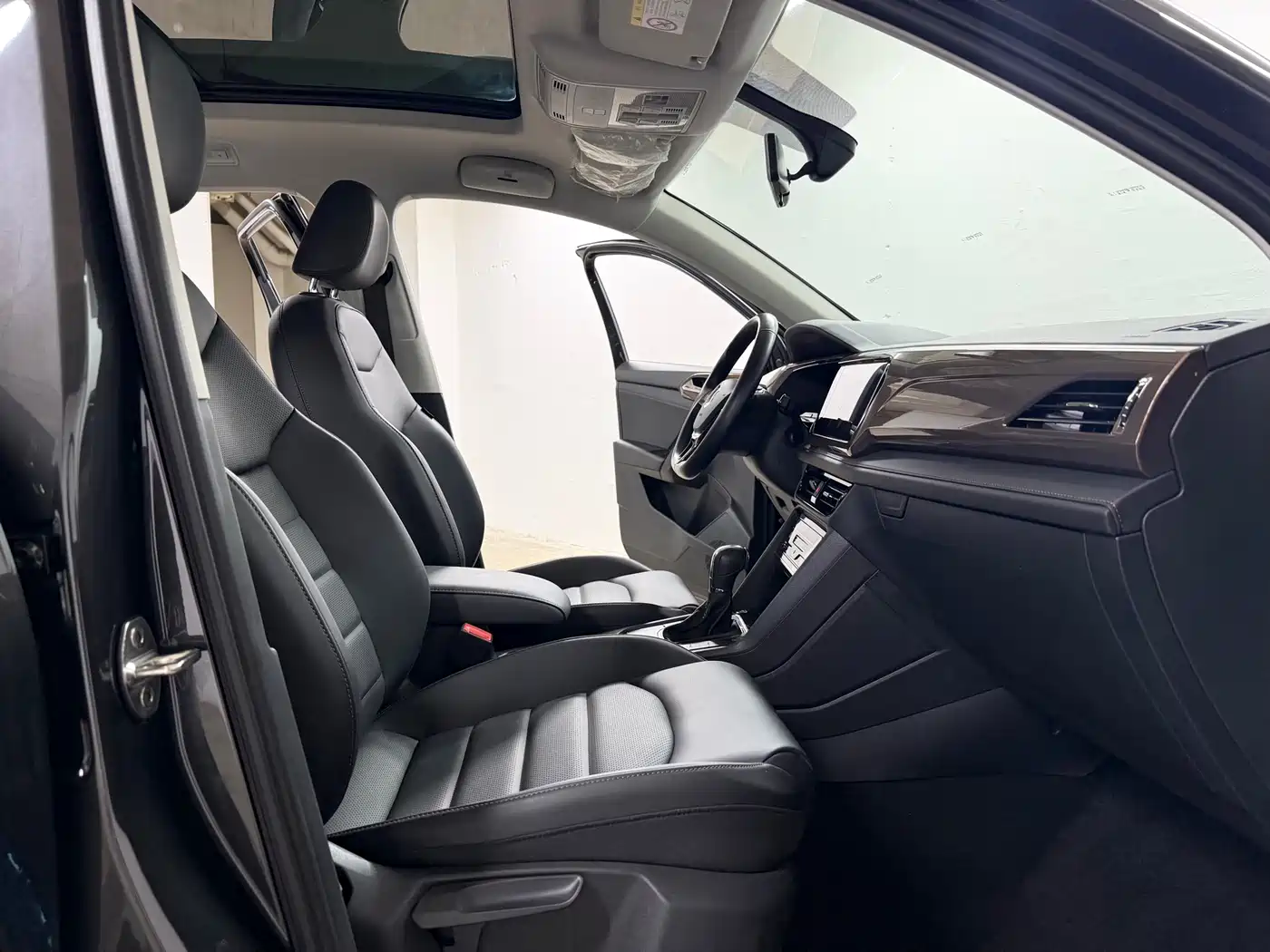 Volkswagen Tharu 2021 Model 280TSI 2WD Luxury Edition фото 9