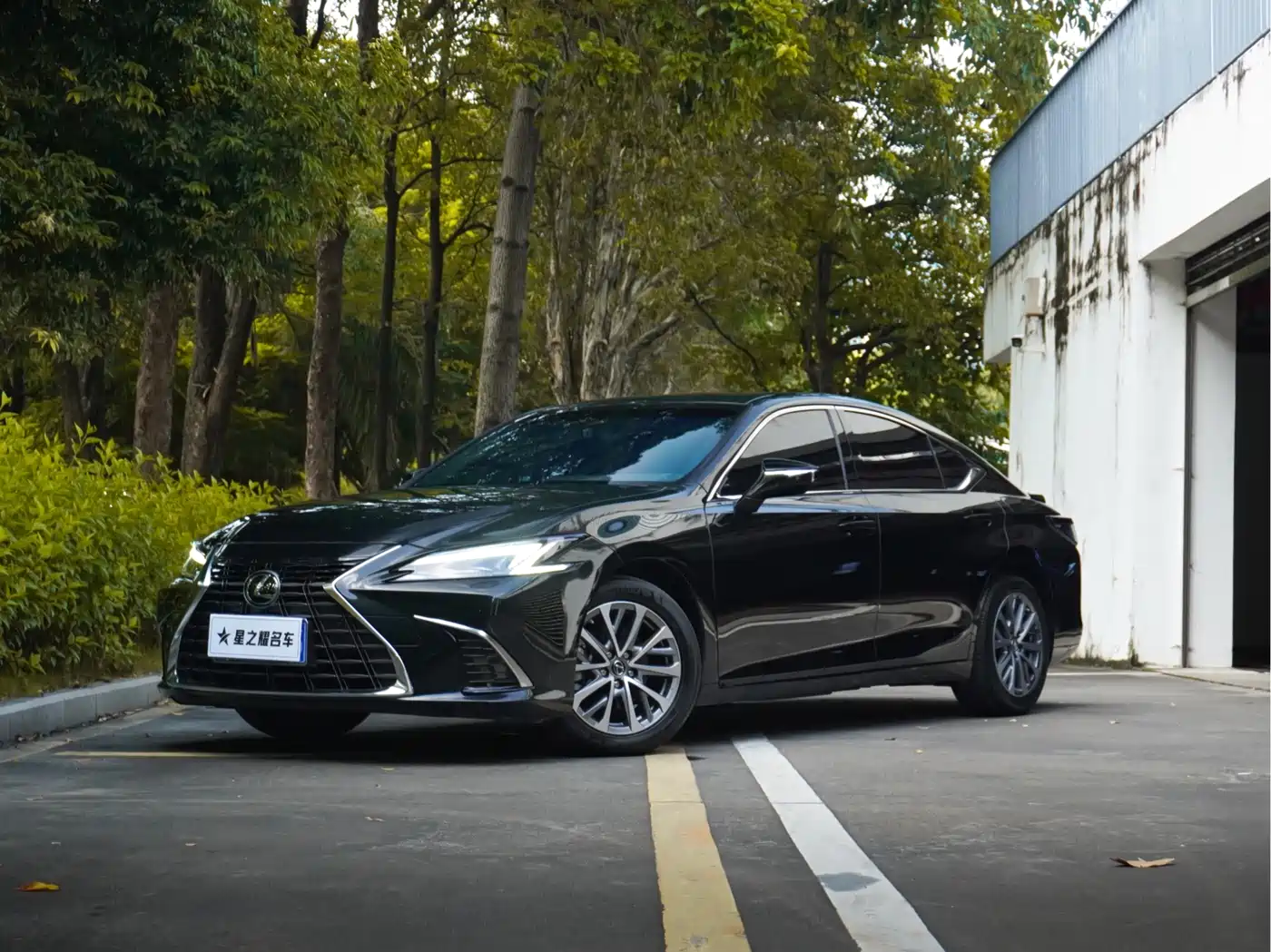 Lexus ES