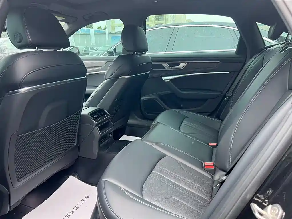 Audi A6L 2025 40 TFSI Luxury Sport фото 9