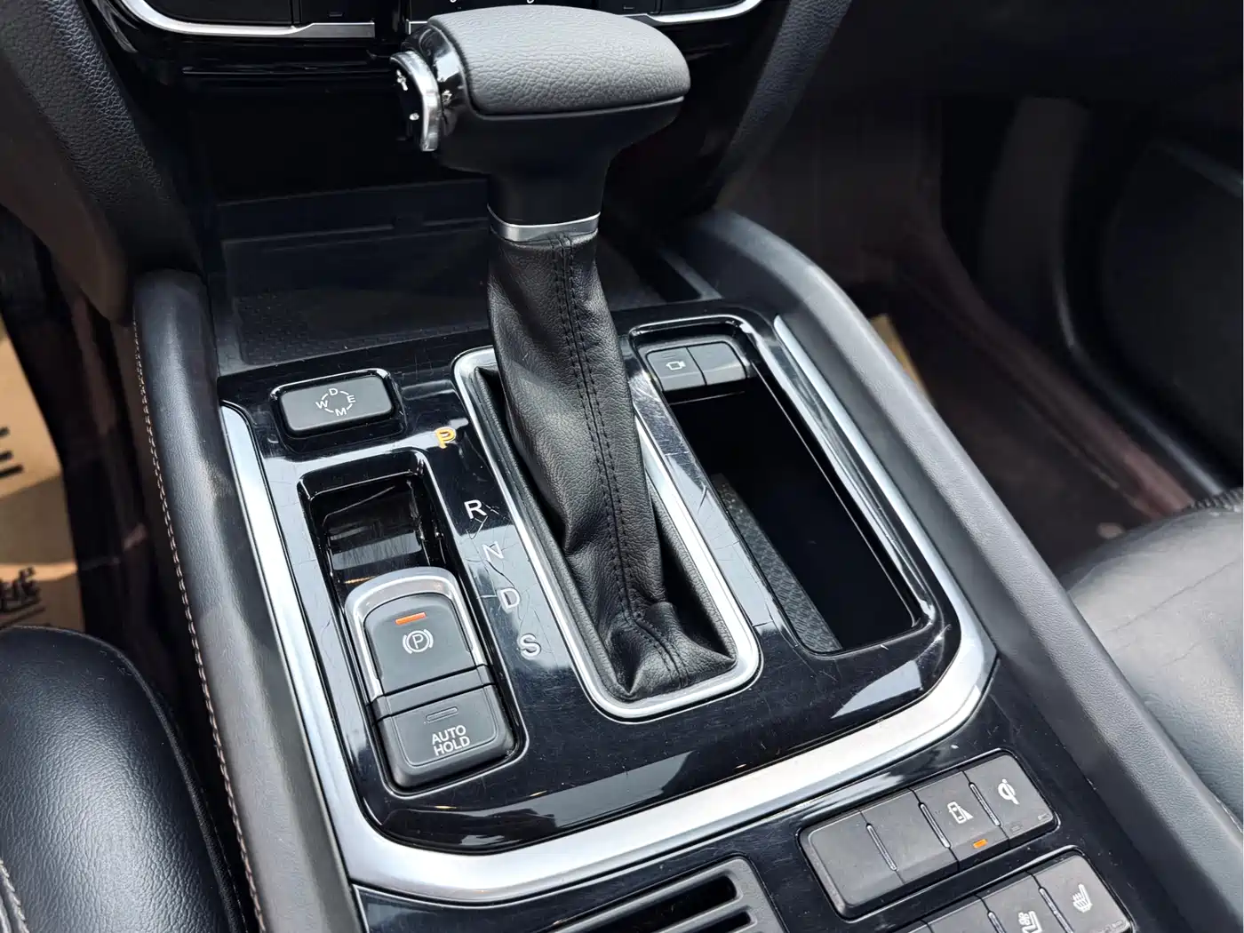 GAC Trumpchi Trumpchi GS8 2017 320T 2WD Luxury Smart Connect (7-seater) фото 15