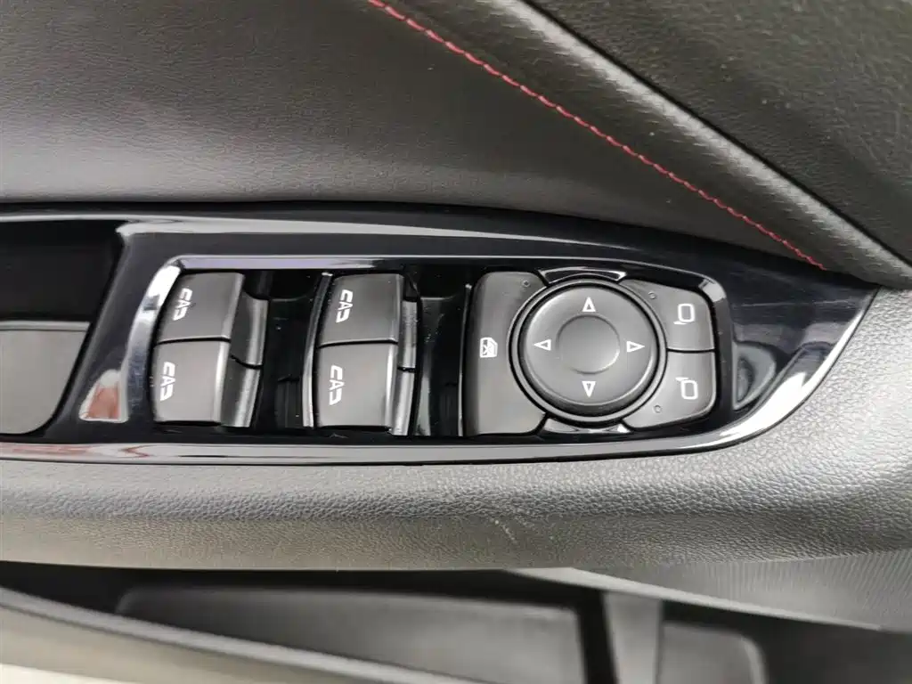 Chevrolet Volando 2018 Redline 530T Auto Premium Edition (5+2 seater) China V фото 9