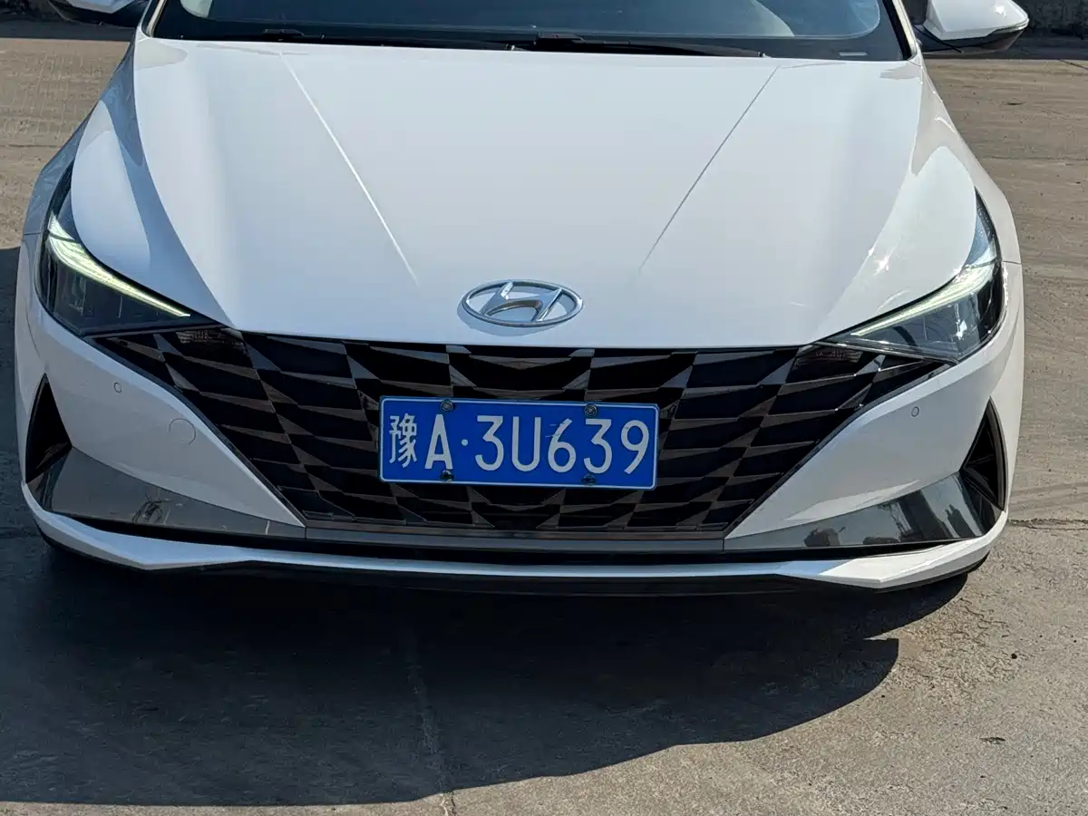 Hyundai Elantra 2023 Model 1.5L CVT LUX Premium Edition фото 2