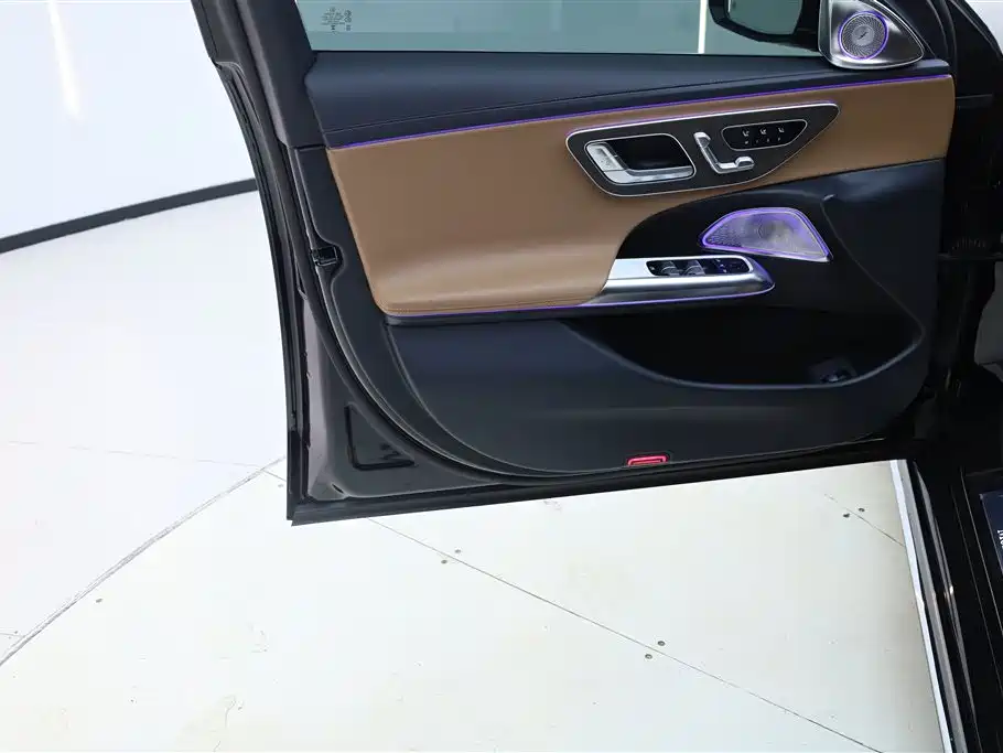 Mercedes-Benz E-Class 2024 Model E 300 L Luxury фото 27