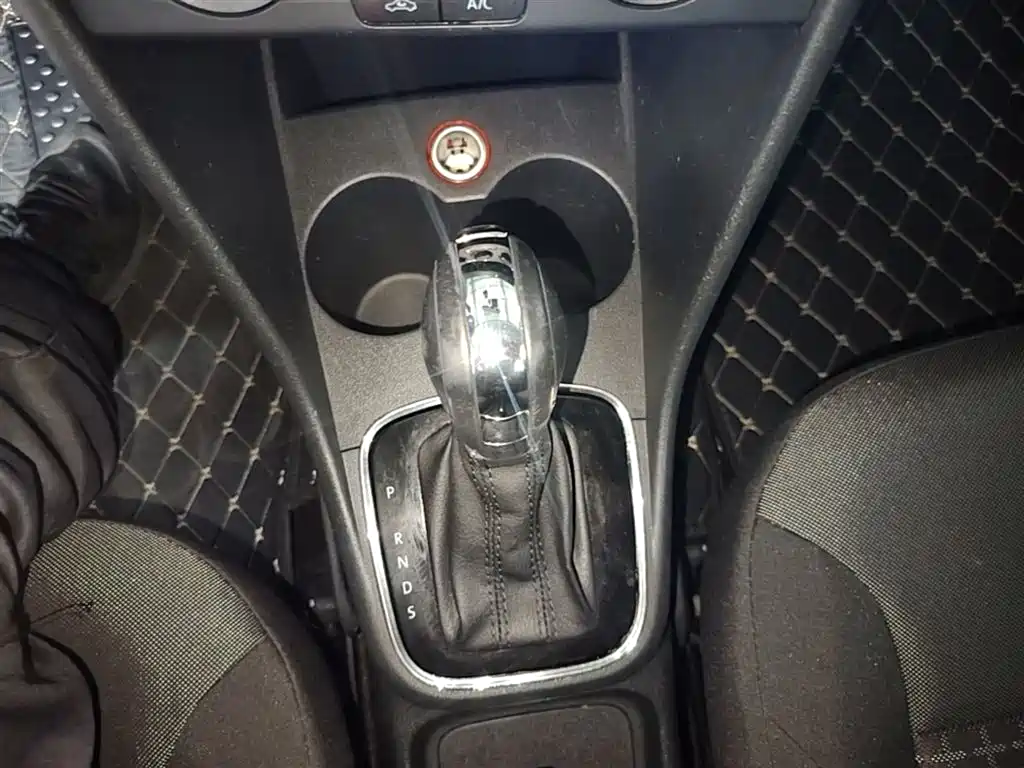 Volkswagen Polo 2016 1.6L Automatic Comfort фото 13