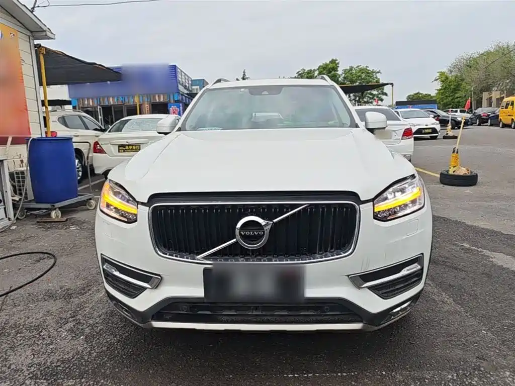Фото 3 - Volvo XC90