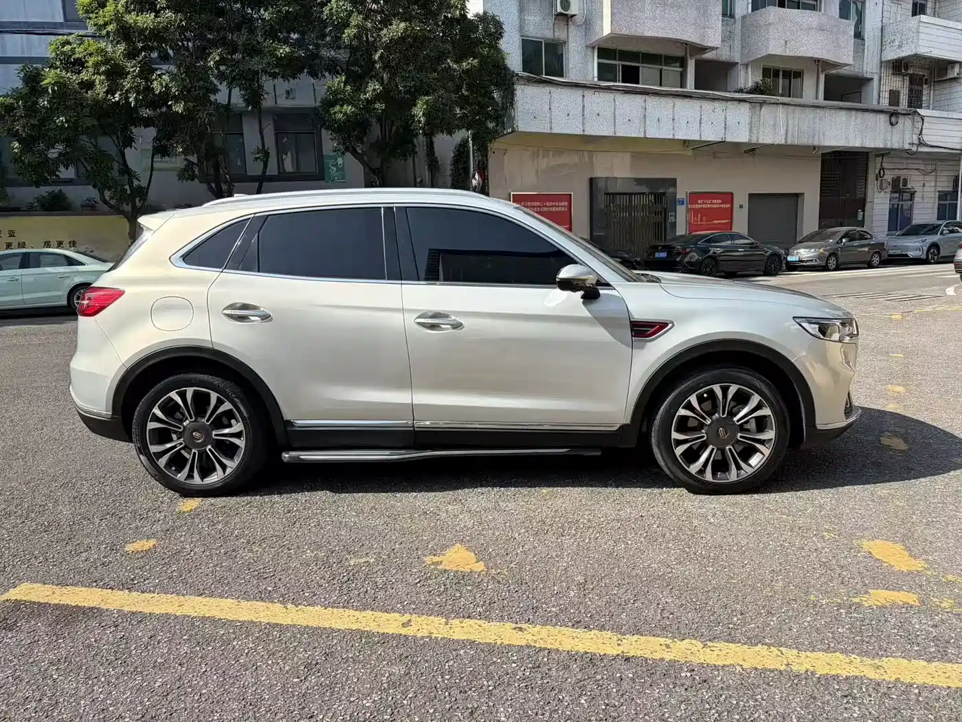 Hongqi HS5 2019 2.0T Smart Connect Enjoy 4WD Edition фото 4