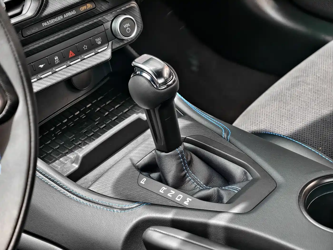 Ford Mustang 2024 5.0L V8 Dark Horse фото 5