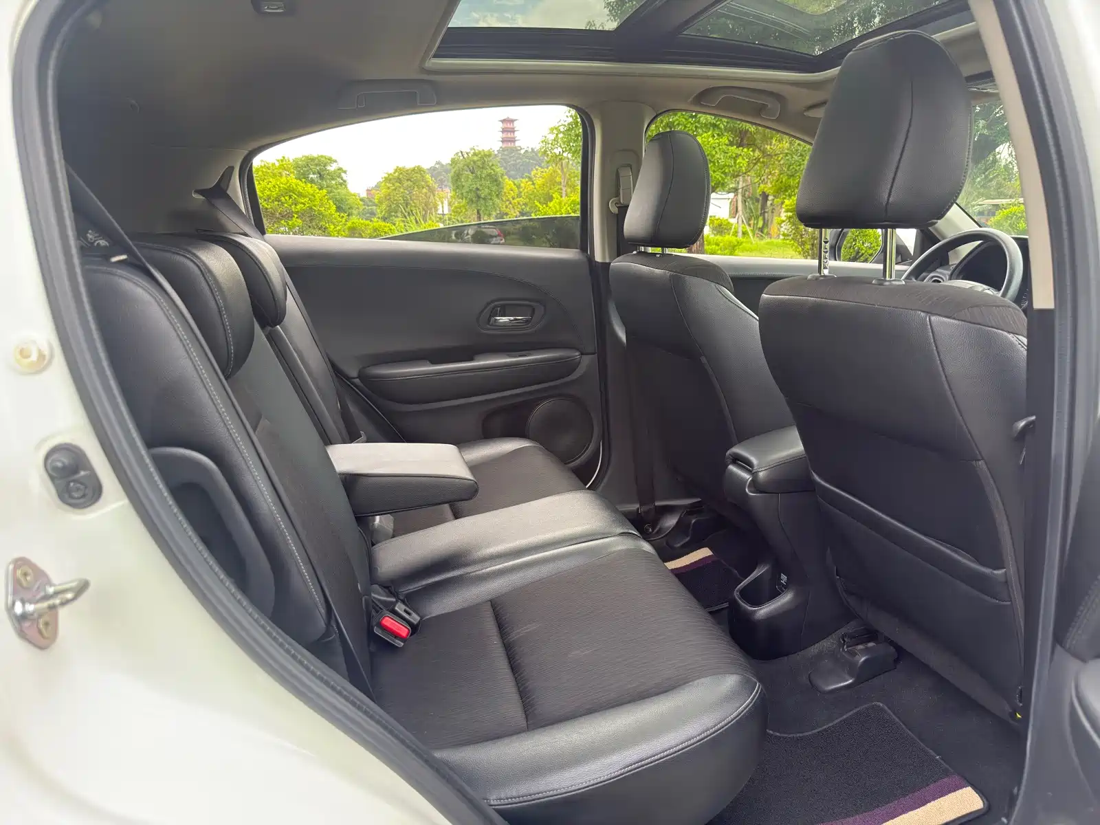 Photo 15 - Honda Vezel