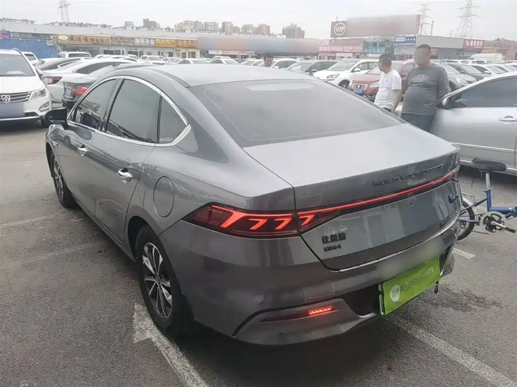 BYD Qin PLUS 2024 Glory Edition DM-i 55KM Leading фото 5