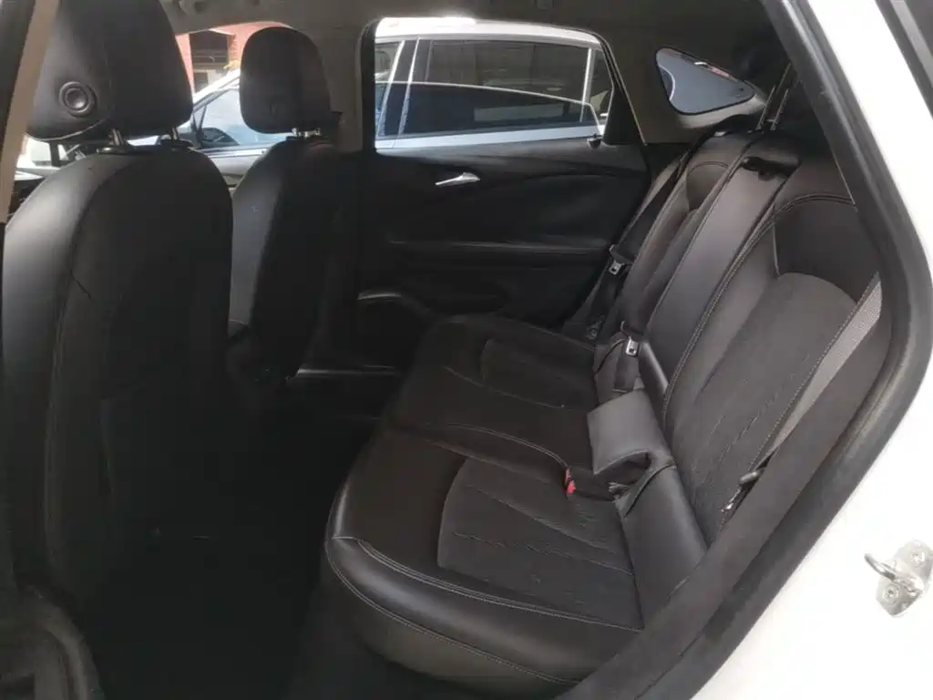 Buick Verano 2015 Sedan 20T Dual-clutch Leading фото 17