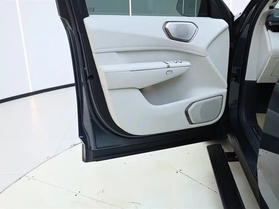 Lynk & Co 900 2025 2.0T Ultra фото 17