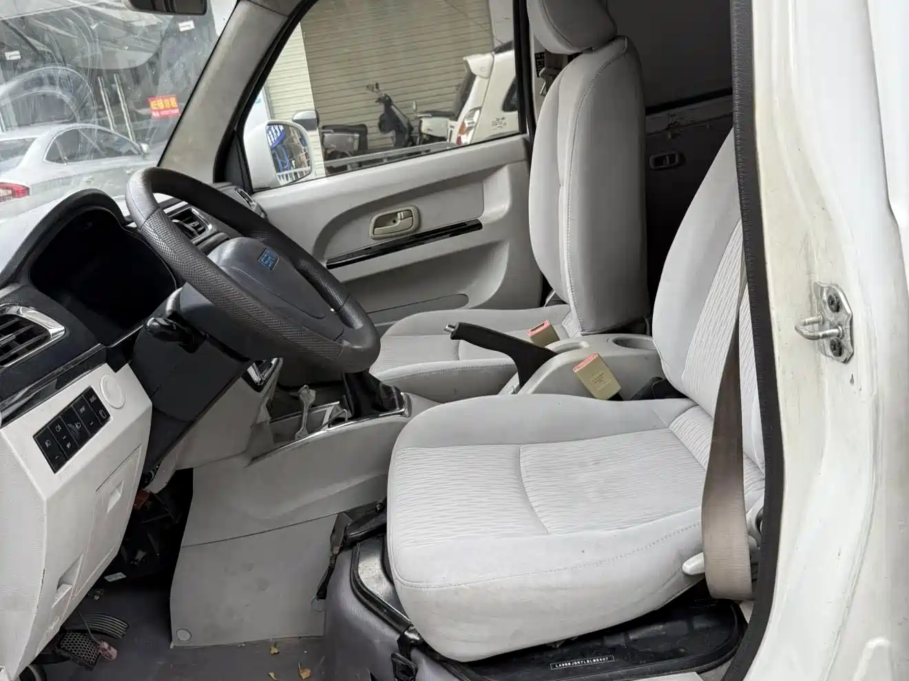 SRM Xinyuan New Energy Hiace EV 2020 2018 EV300 Wealth Edition