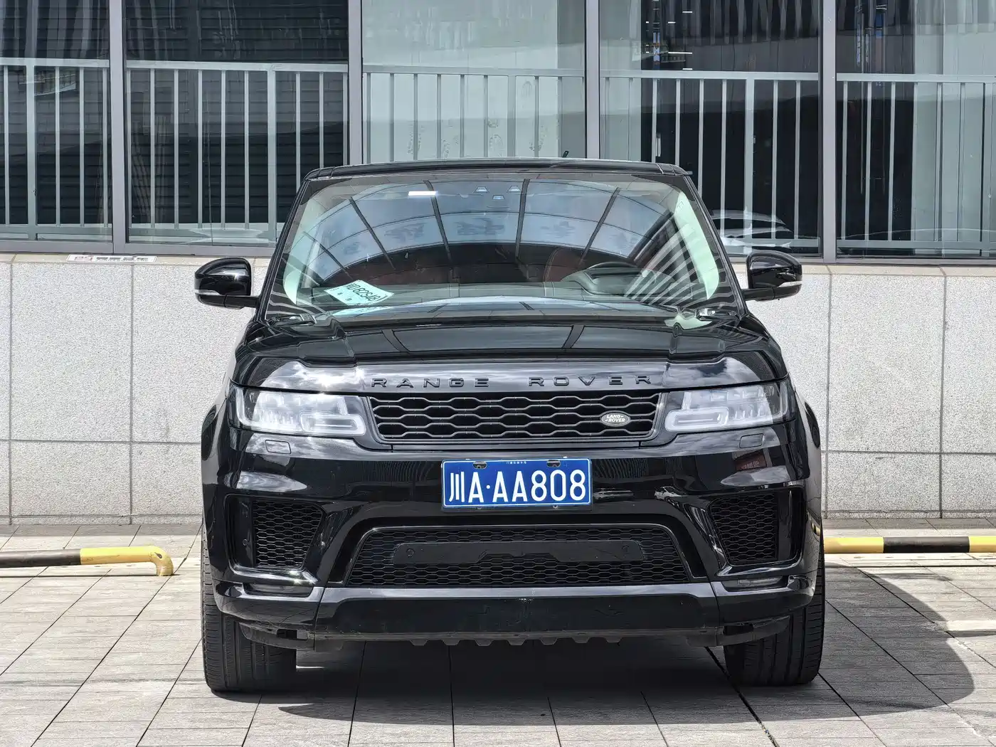 Land Rover Range Rover Sport 2022 3.0 L6 Gloss Black Edition фото 2