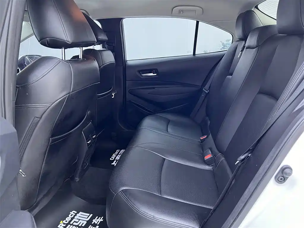 Toyota Corolla 2019 1.2T S-CVT GL Pioneer Edition фото 20