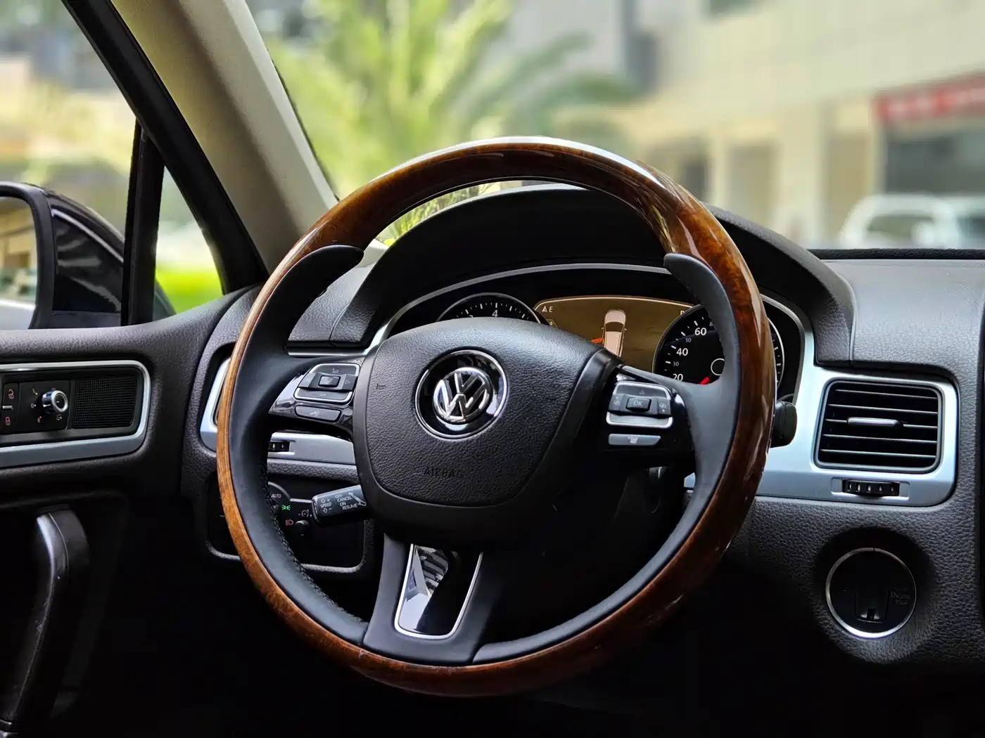 Volkswagen Touareg 2011 3.0TSI Comfort фото 7