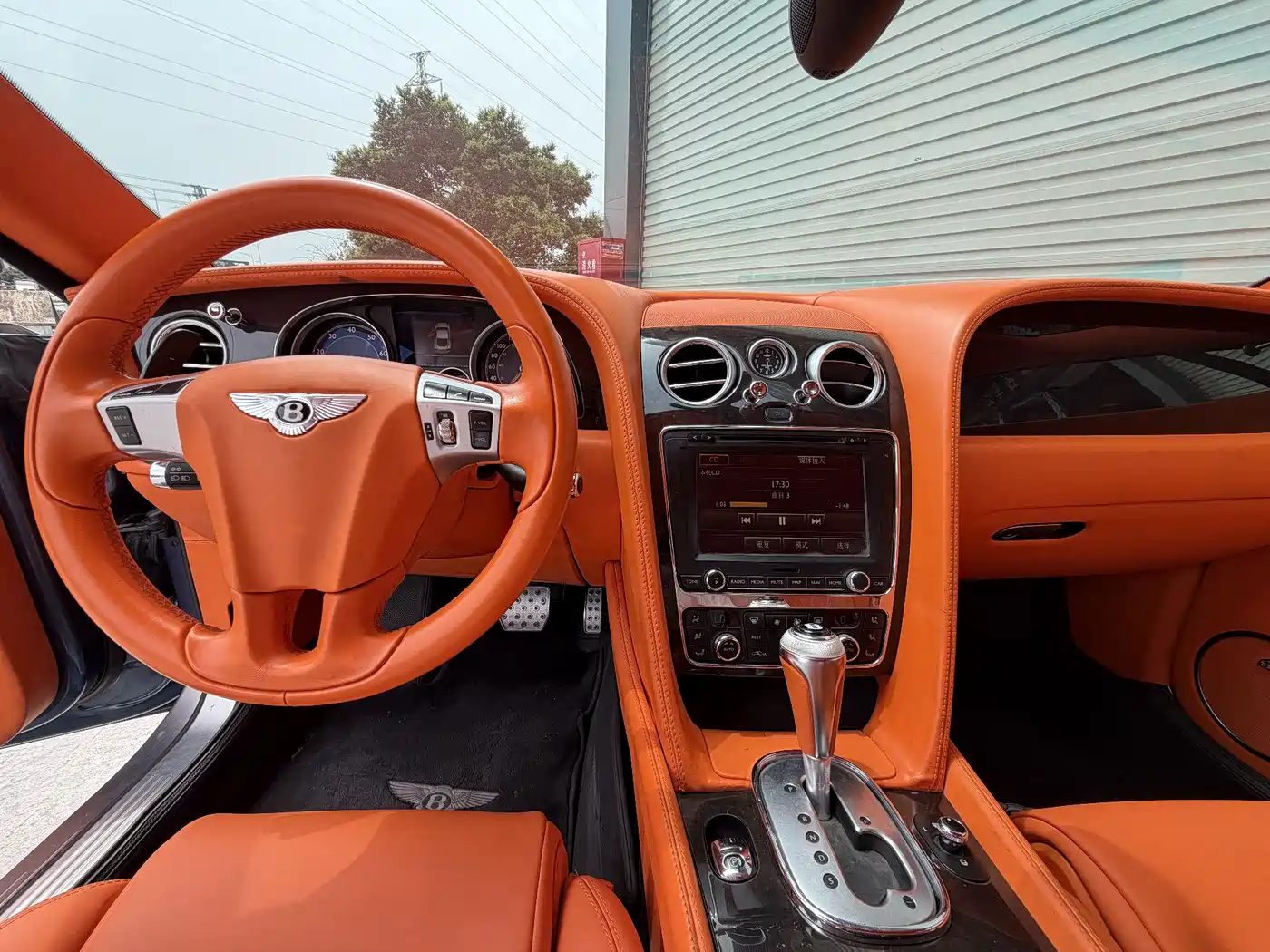 Bentley Continental 2012 6.0T GT W12 фото 6