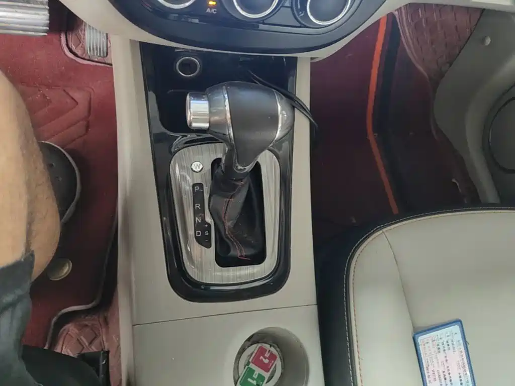 Dongfeng Fengxing Joyear XV 2016 2015 1.6L CVT Luxury
